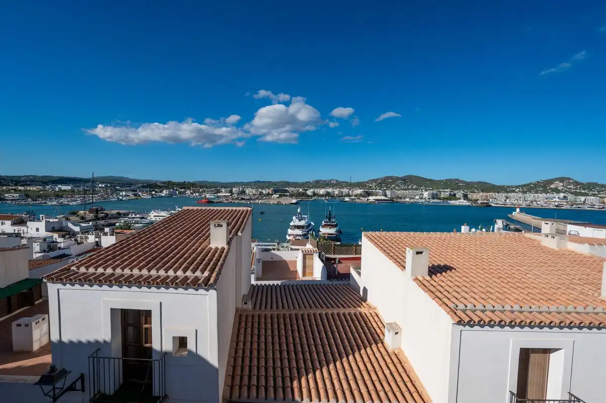 Duplex with terrace for sale in Carrer Alt, imagen 3
