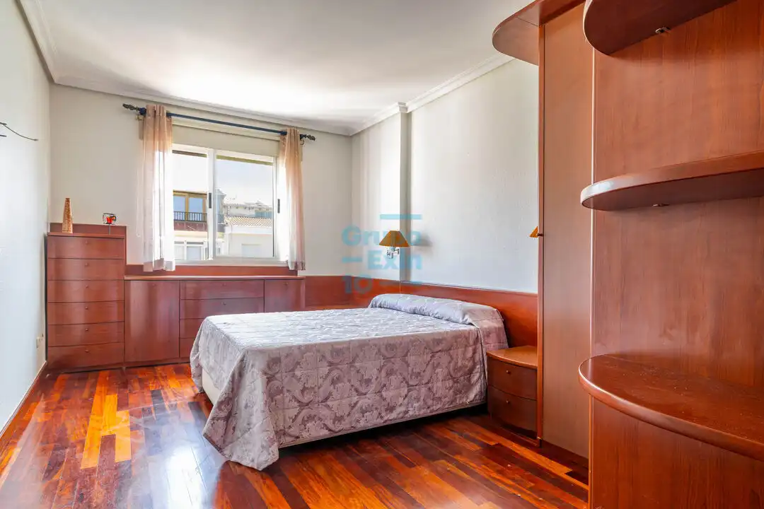 Habitación de Piso en venta en Donostia - San Sebastián  con Calefacción y Balcón