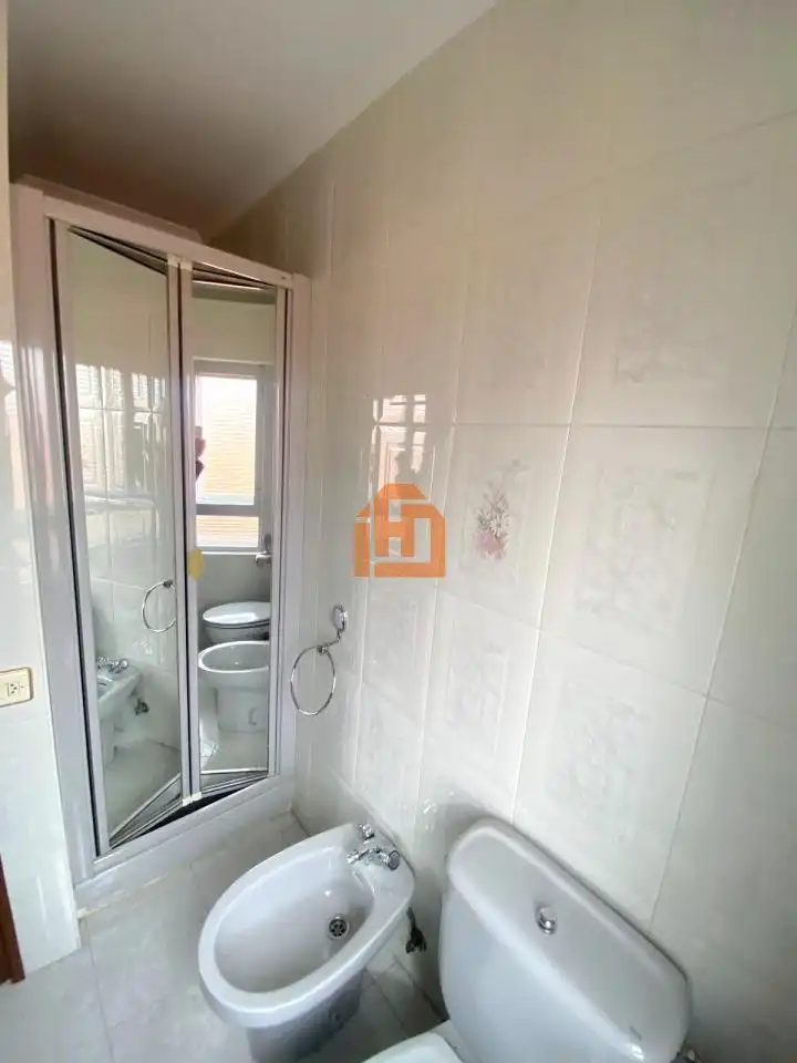 Baño de Casa o chalet en venta en La Robla  con Calefacción y Amueblado