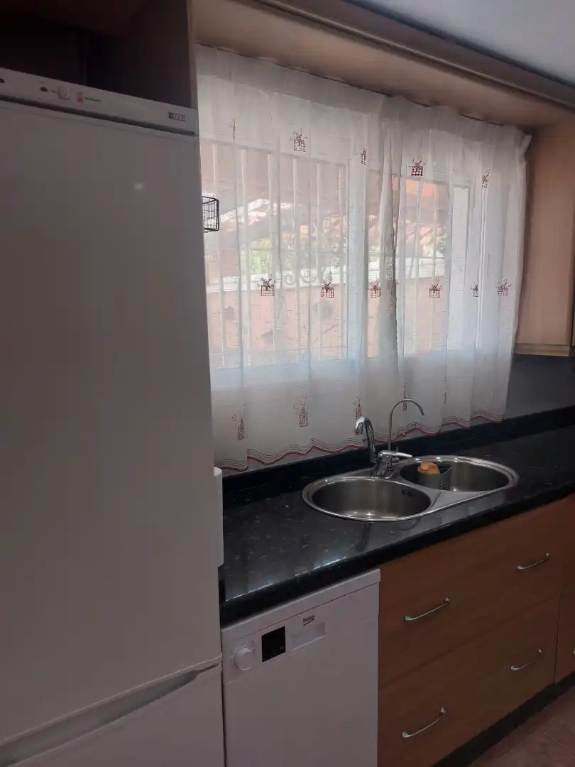Cocina de Casa adosada de alquiler en Benalmádena con Aire acondicionado, Terraza y Amueblado