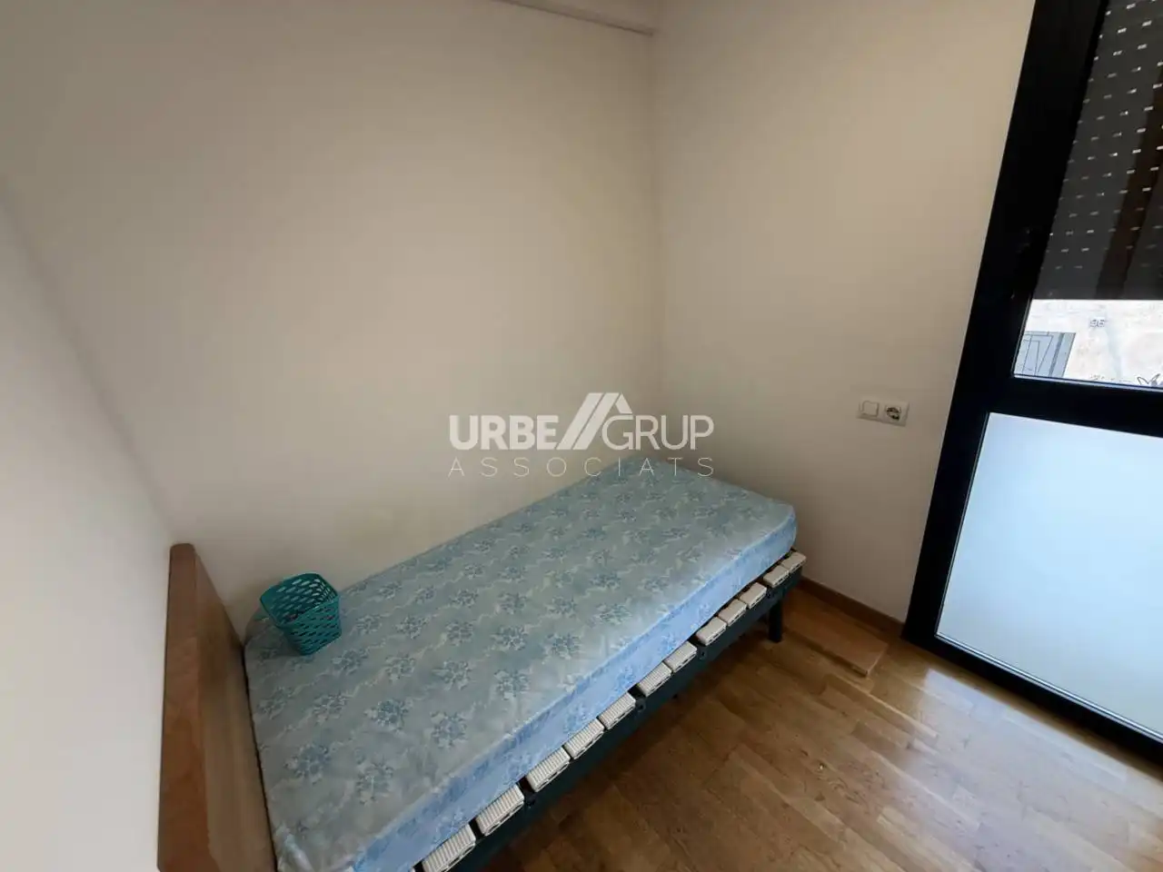 Flat for rent in Terrassa  with Air Conditioner, Heating and Furnished