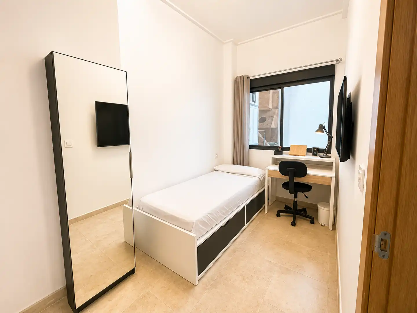 Dormitori de Apartament en venda en Alicante / Alacant amb Aire condicionat, Calefacció i Terrassa