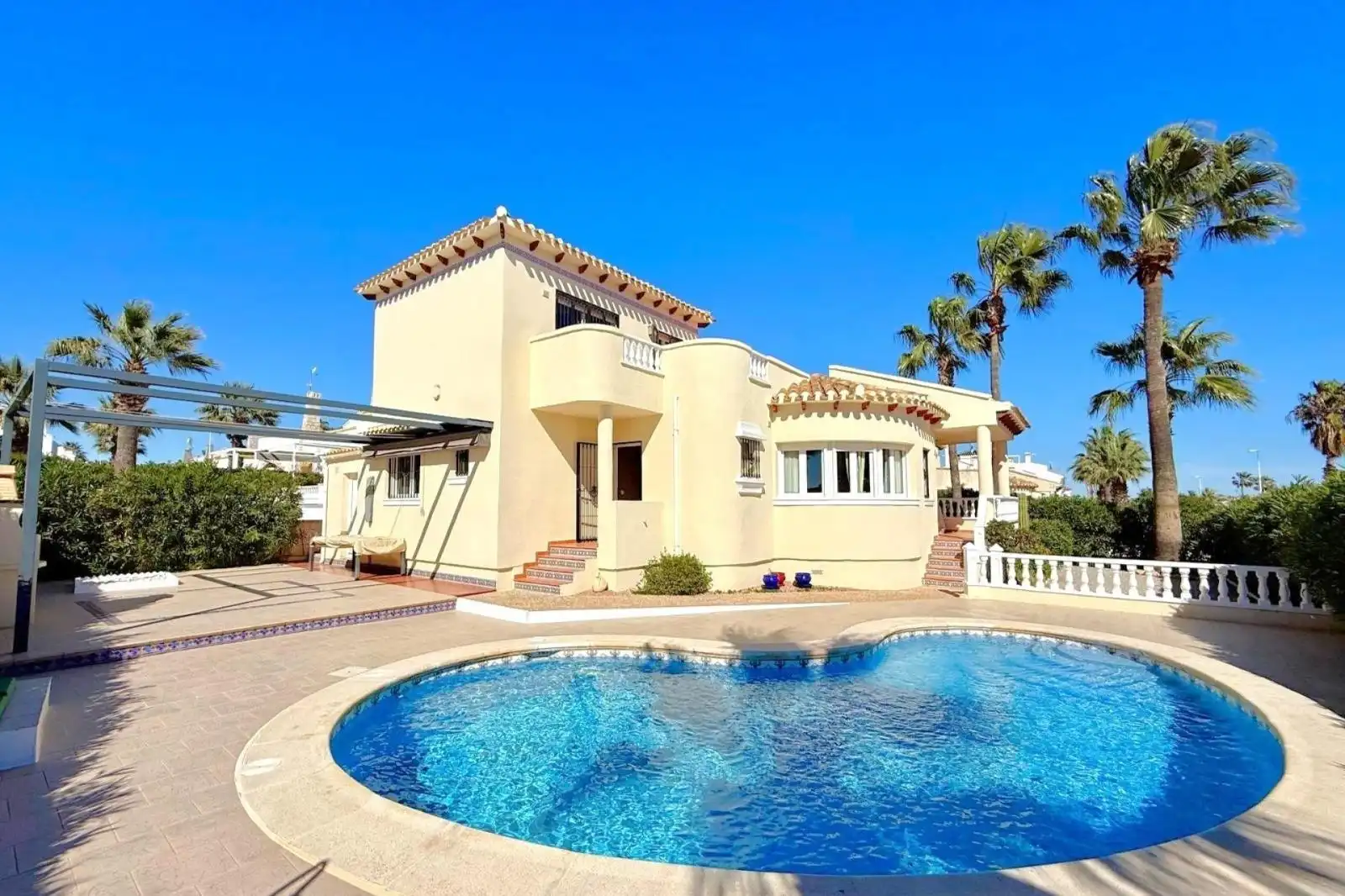 Vista exterior de Casa o xalet en venda en Orihuela Costa