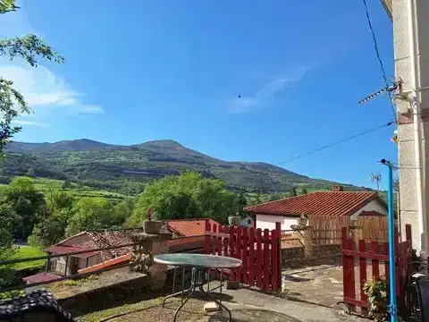 Vista exterior de Casa o chalet en venta en Bárcena de Pie de Concha con Jardín privado, Parquet y Trastero