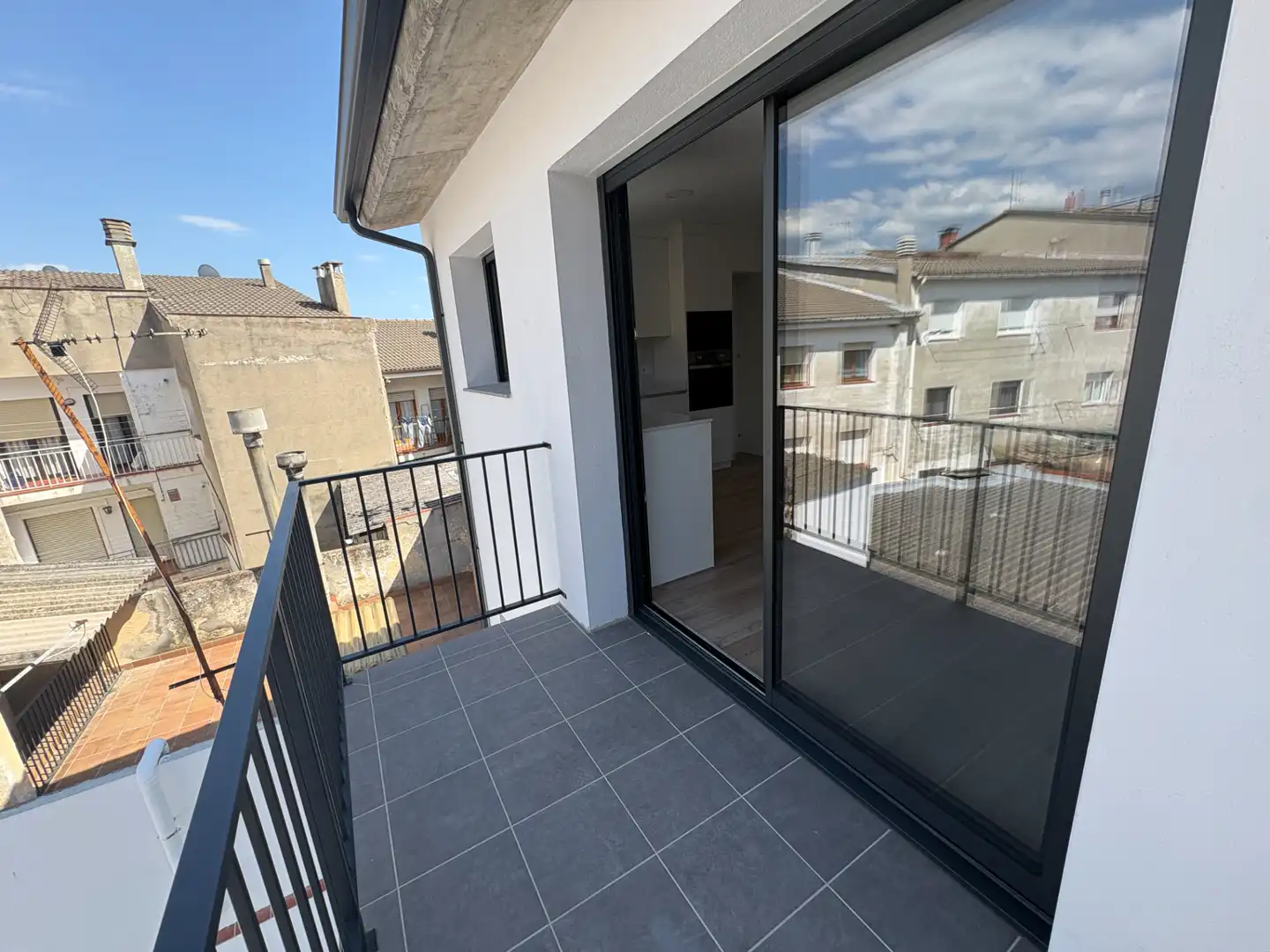 Terrasse von Wohnung zum Verkauf in Torelló mit Heizung, Parkett und Ofen