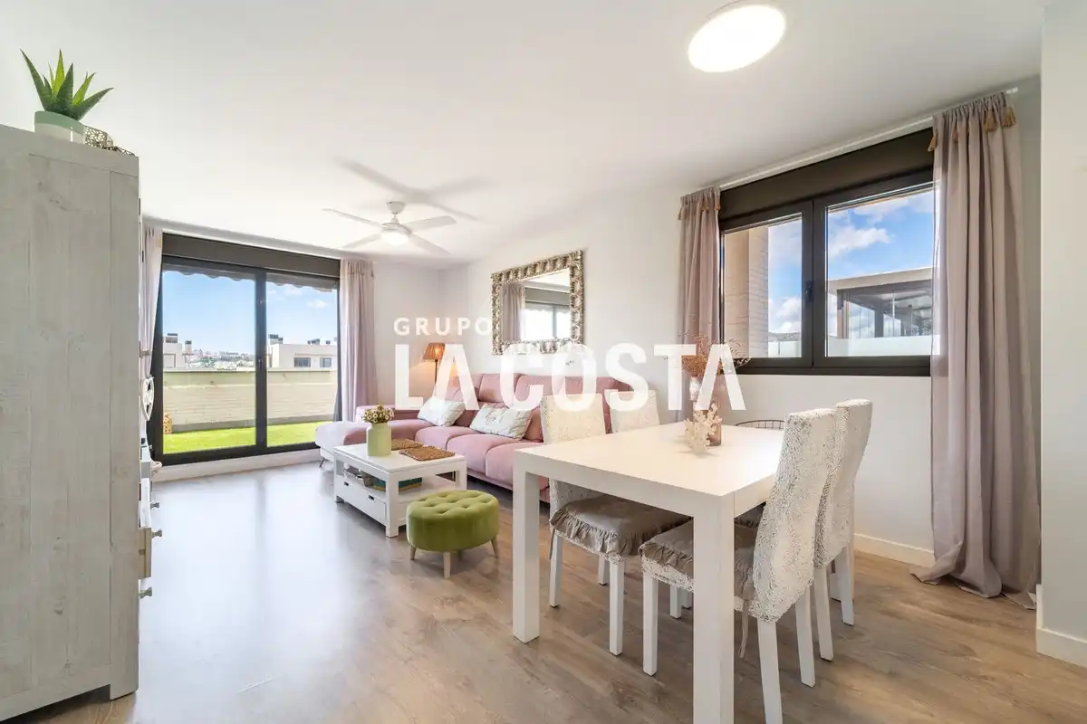 Vista exterior de Ático en venta en Torremolinos con Aire acondicionado, Terraza y Trastero