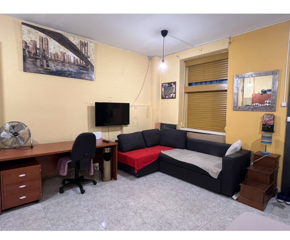 Sala d'estar de Pis en venda en  Madrid Capital amb Jardí privat