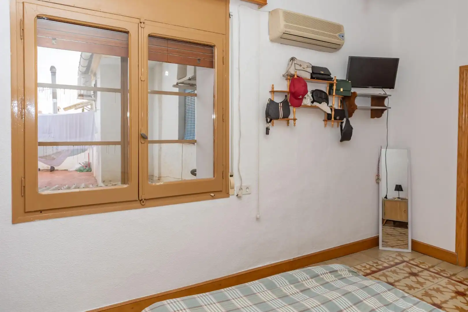 Habitación de Edificio en venta en Guadix