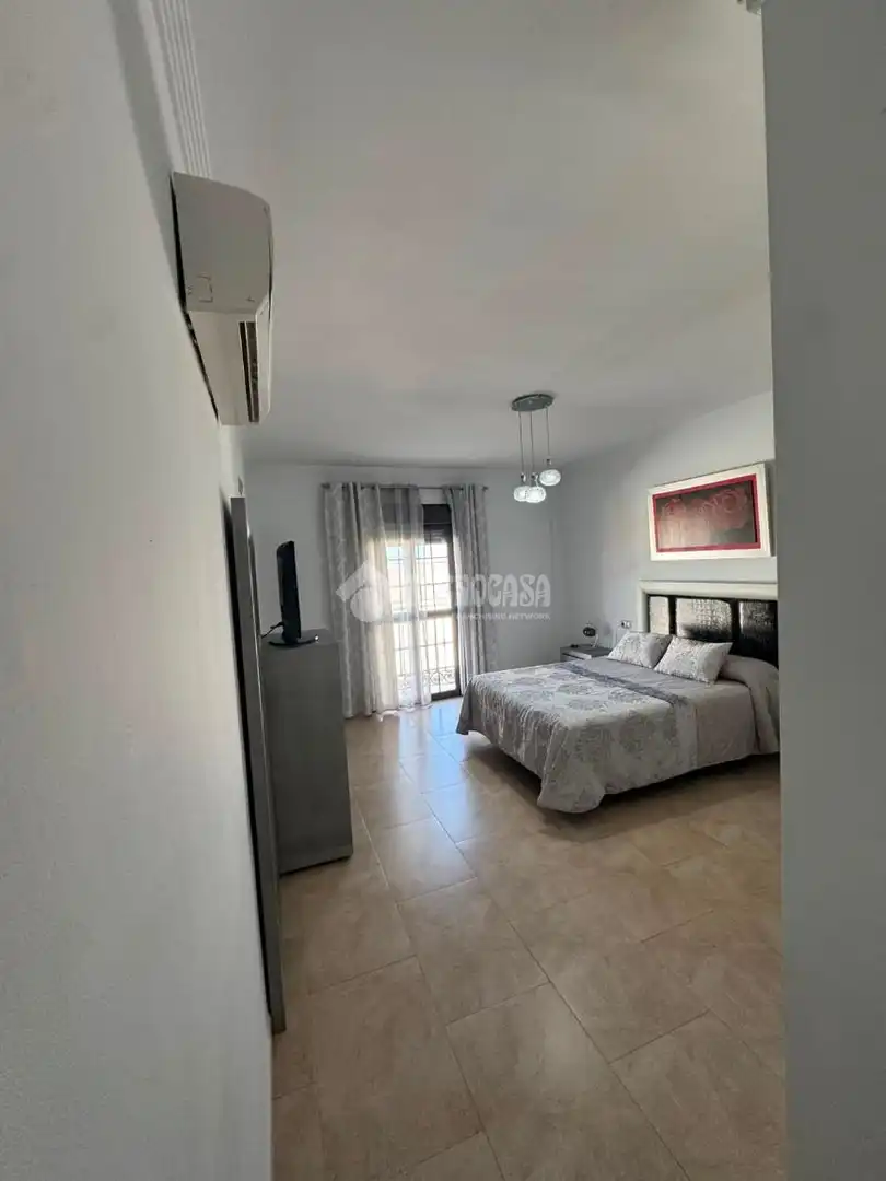 Dormitori de Casa adosada en venda en La Carlota amb Aire condicionat i Calefacció