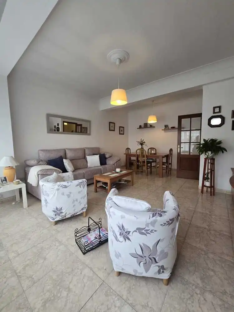 Wohnzimmer von Wohnung zum Verkauf in Ferrol mit Heizung