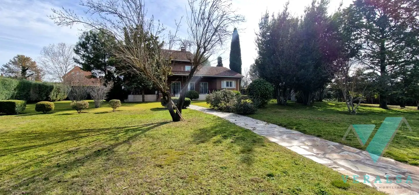 Casa o xalet en venda a Del Bonsái, Prado Norte