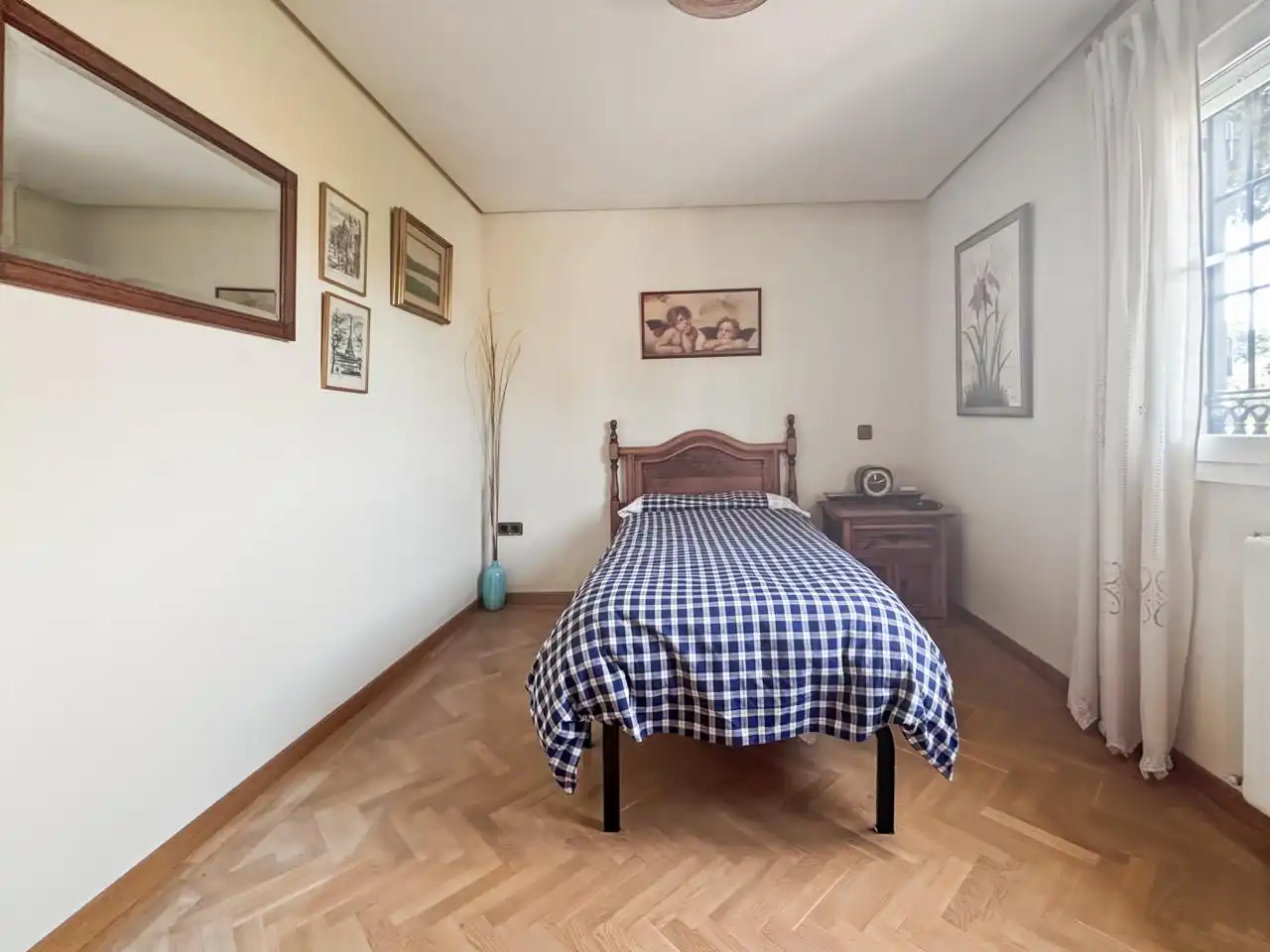 Dormitori de Casa o xalet en venda en Galapagar amb Calefacció, Jardí privat i Parquet