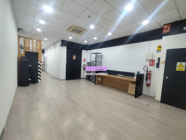Local comercial en Alquiler en Carrer Carrer d'Alemanya, 68 en Montigalà