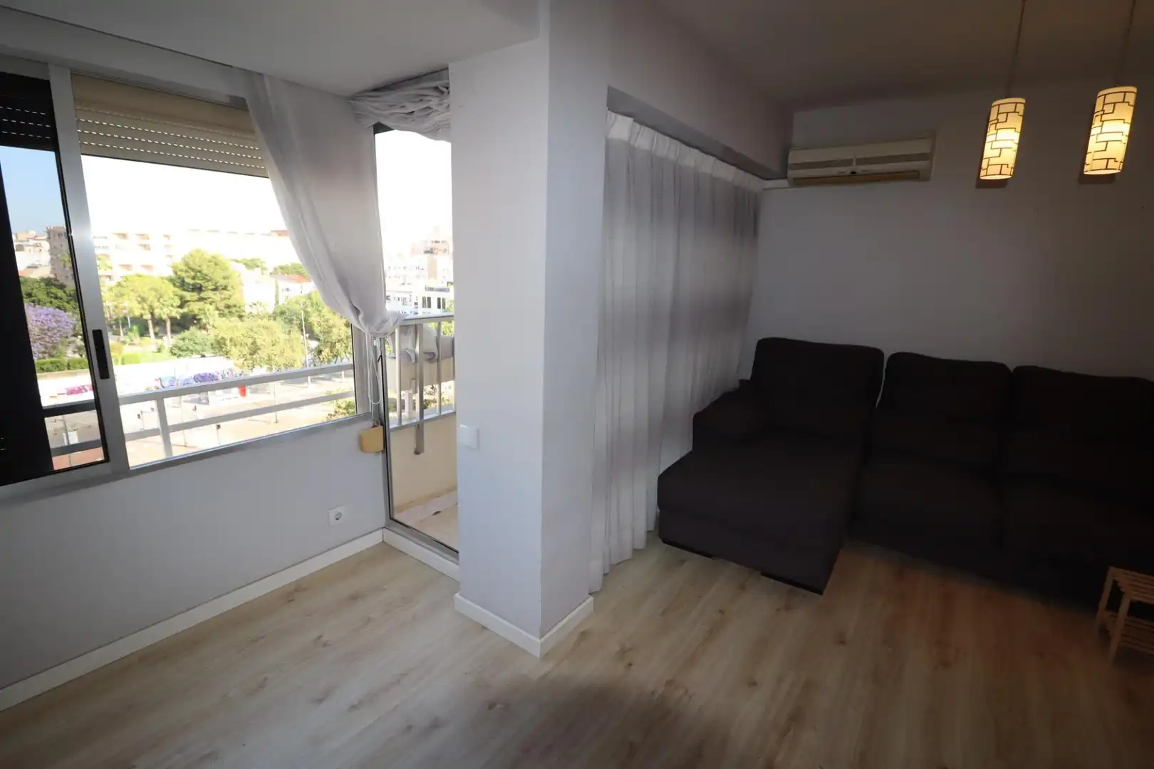 Bedroom of Flat for rent in Valencia  with Air Conditioner
