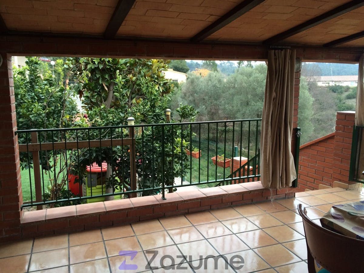 Garden of Flat to rent in El Papiol  with Air Conditioner, Private garden and Parquet flooring