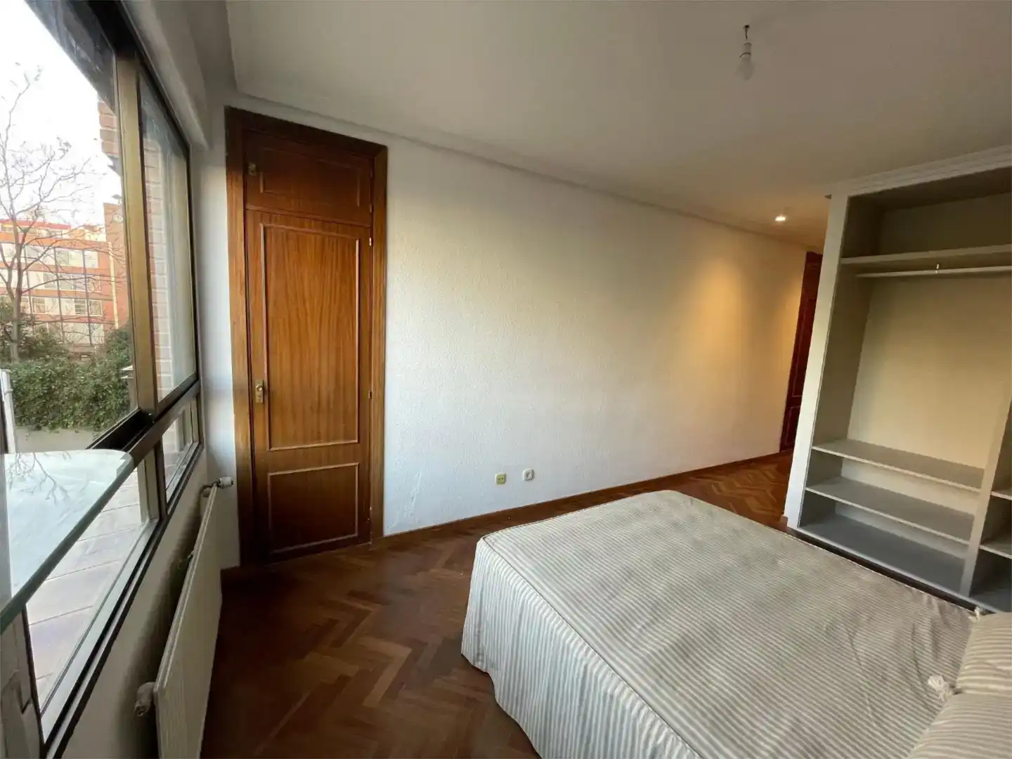 Schlafzimmer von Wohnung zur Miete in  Madrid Capital mit Klimaanlage