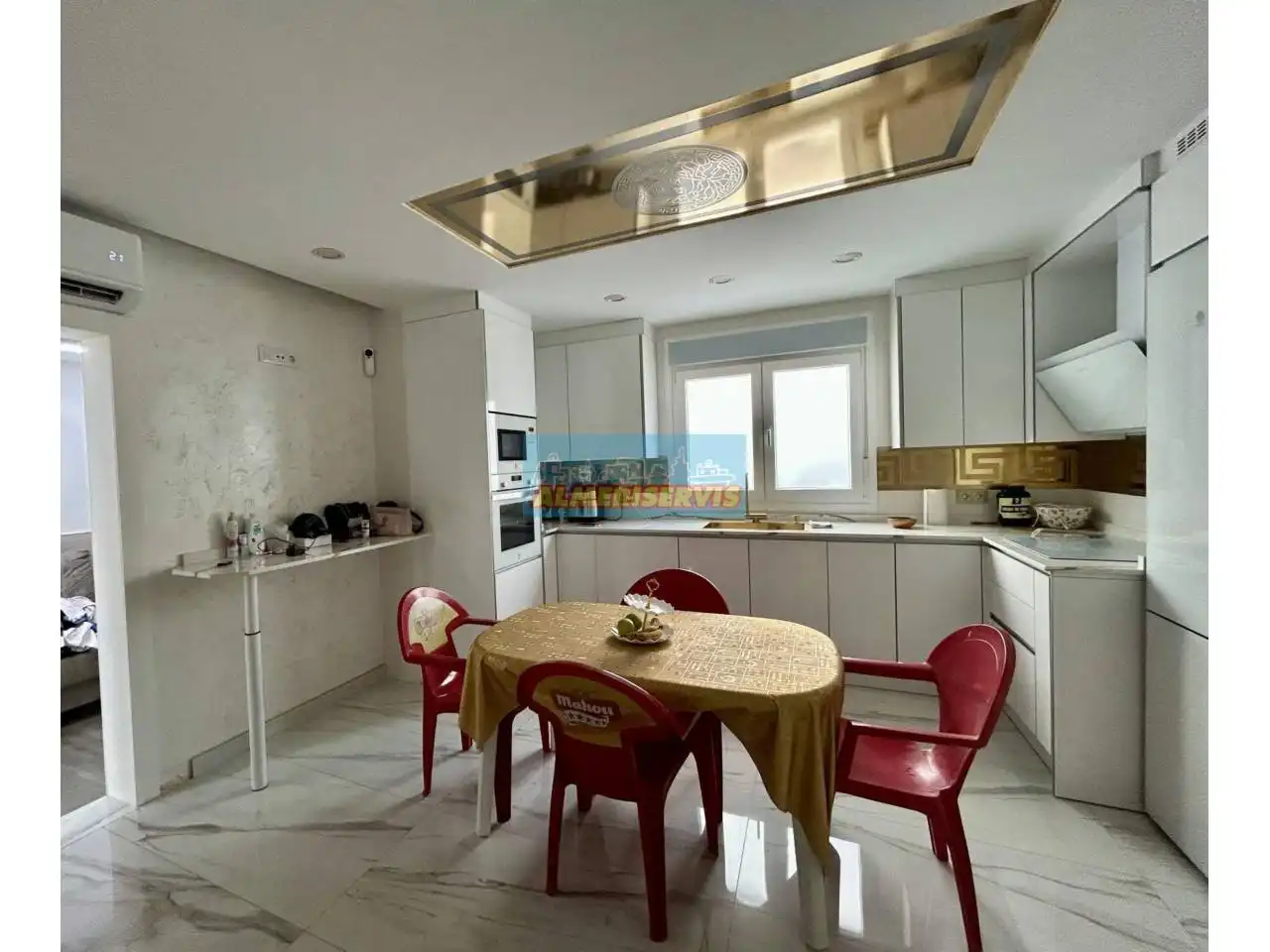 Cuina de Casa o xalet en venda en Roquetas de Mar amb Aire condicionat i Terrassa