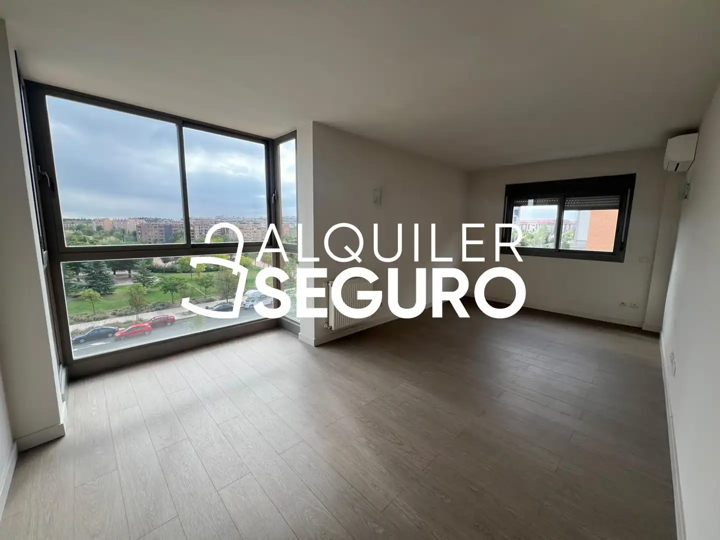 Bedroom of Flat for rent in Fuencarral - El Pardo