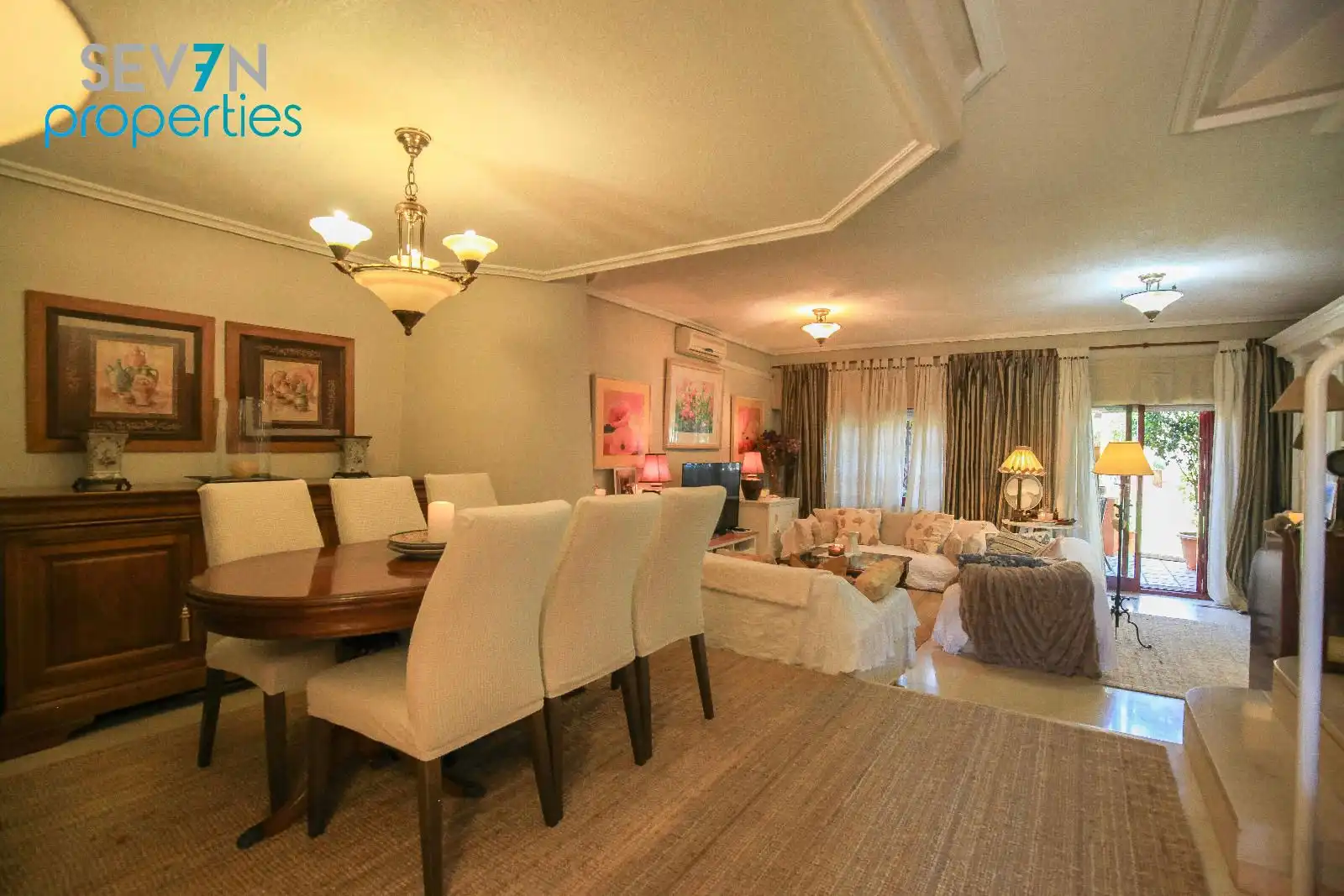 Comedor de Casa adosada en venta en Alicante / Alacant con Aire acondicionado, Calefacción y Piscina