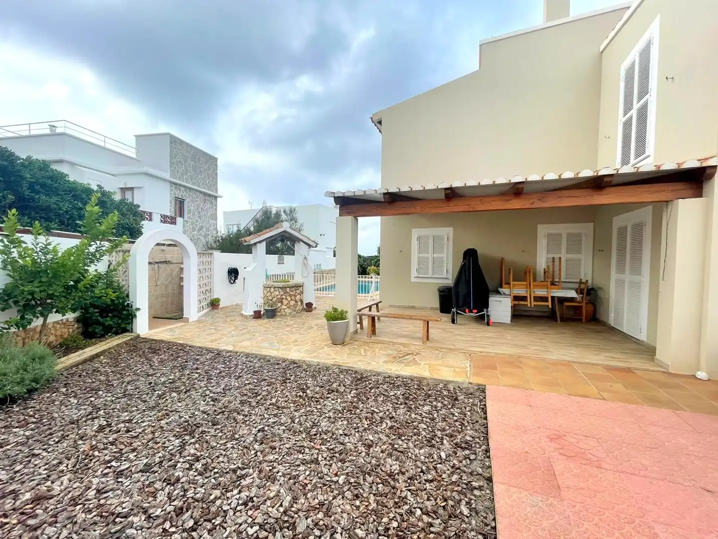 Vista exterior de Casa o xalet en venda en Ciutadella de Menorca amb Aire condicionat, Jardí privat i Terrassa