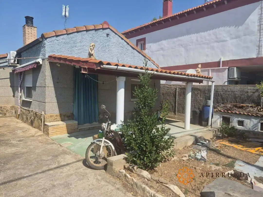 Houses for sale in Alforque  with Air Conditioner, Heating and Storage room