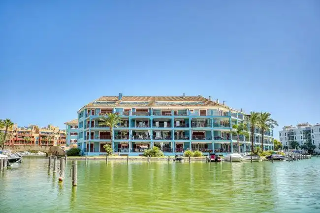 Appartement compact avec piscine à vendre à Puerto de Sotogrande - La Marina, imagen 2