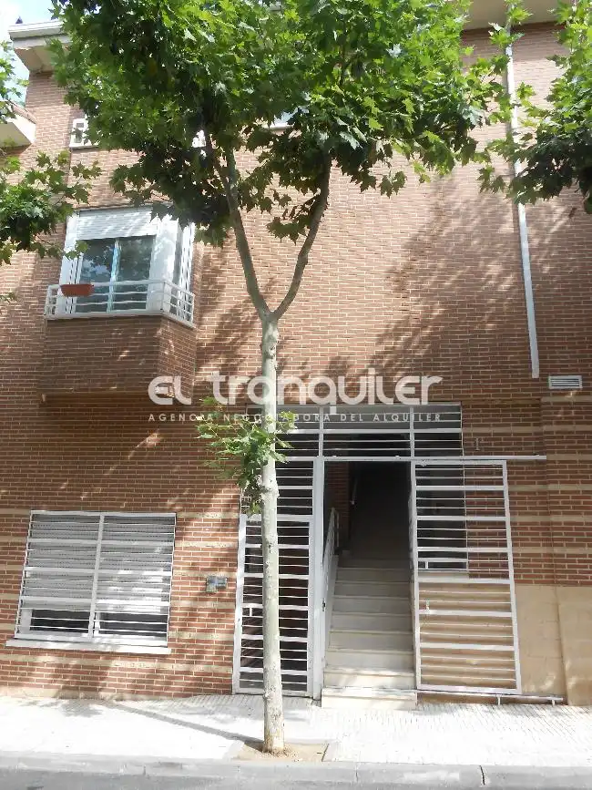 Maisonette zur Miete in Avenida Orense, Los Arroyos