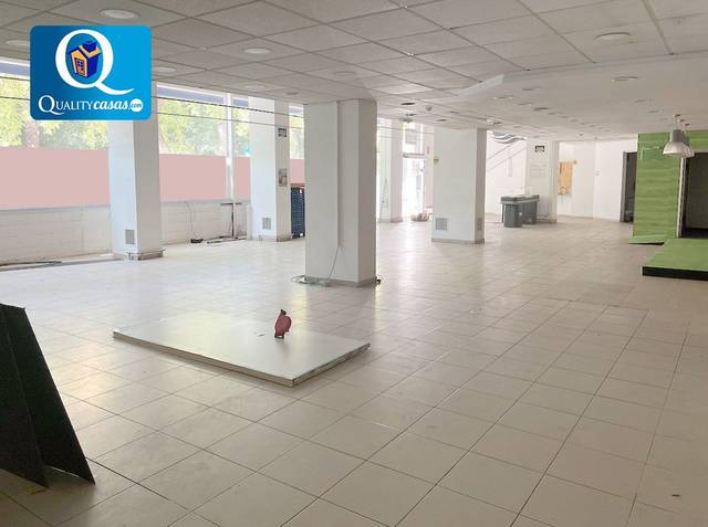 Local comercial en Alquiler en Garbinet - Parque de las Avenidas