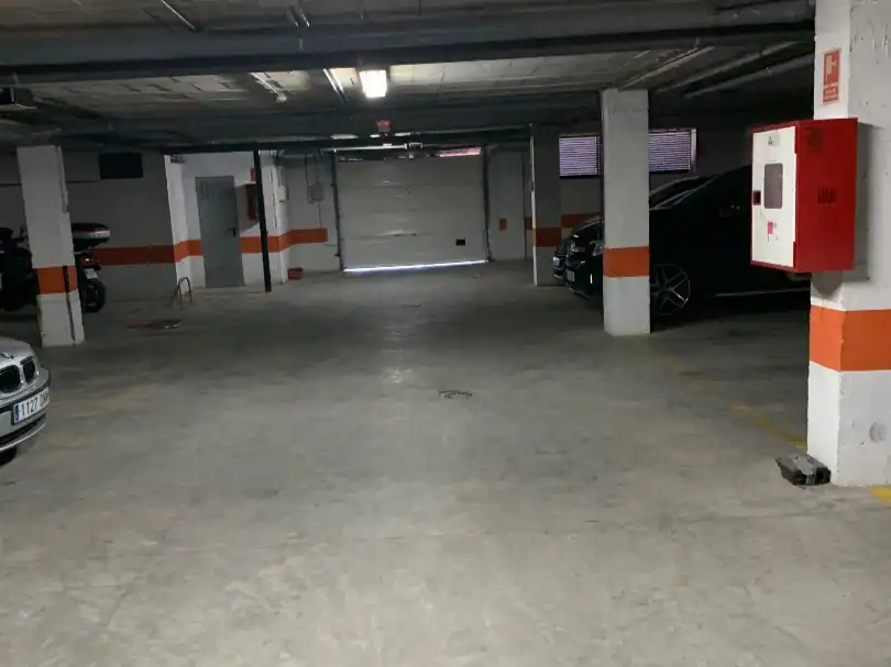 Individual de lloguer a Avenida Quinto Centenario 28, imagen 3