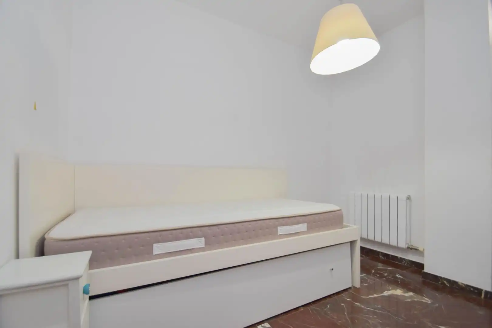 Habitación de Piso en venta en Granada con Aire acondicionado, Calefacción y Terraza