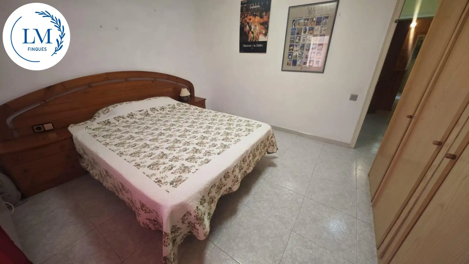 Schlafzimmer von Dachboden zur Miete in Vilanova i la Geltrú mit Klimaanlage, Terrasse und Möbliert