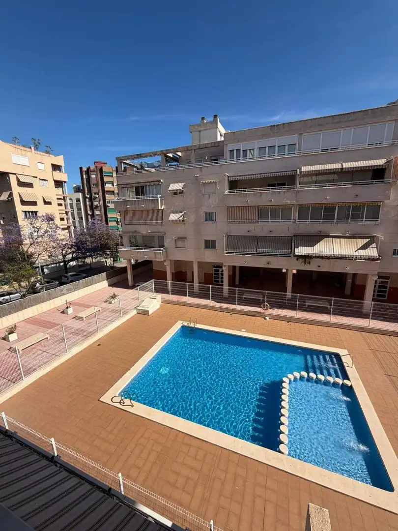 Schwimmbecken von Wohnung zum Verkauf in Alicante / Alacant mit Terrasse, Balkon und Gemeinschaftspool