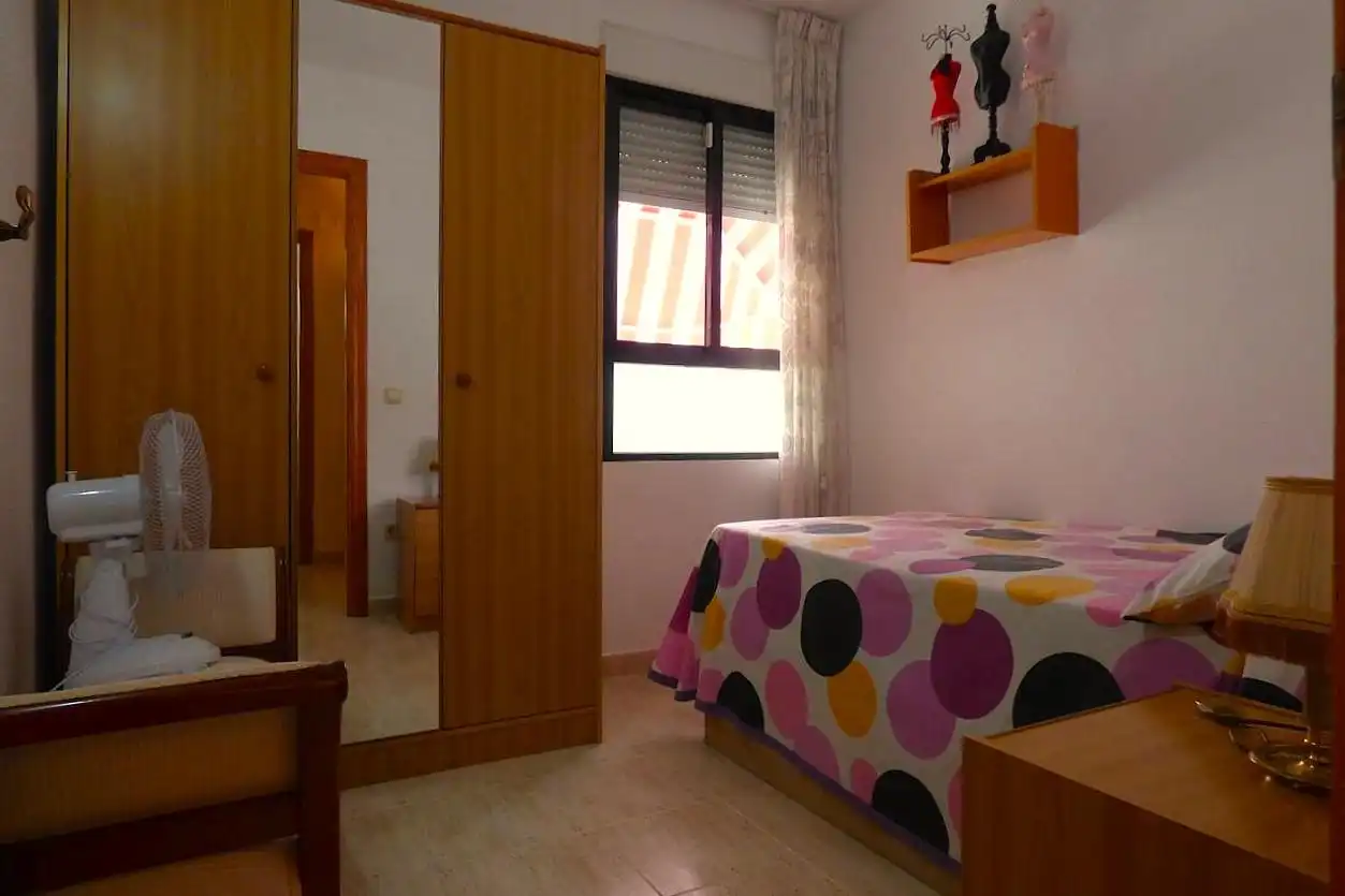 Dormitori de Pis en venda en Benidorm amb Terrassa, Piscina i Moblat