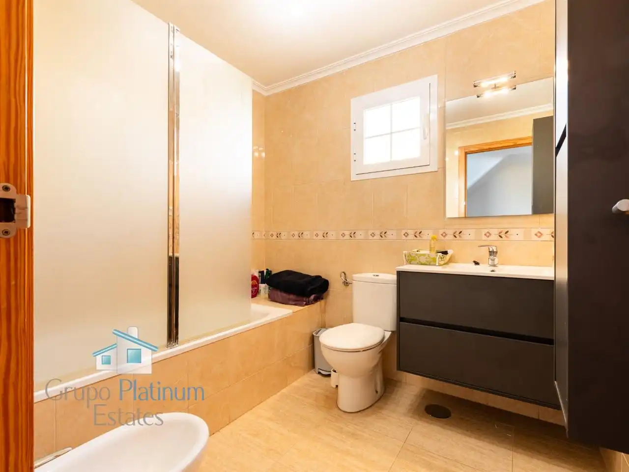 Badezimmer von Einfamilien-Reihenhaus zum Verkauf in Pulpí mit Klimaanlage, Privatgarten und Schwimmbad