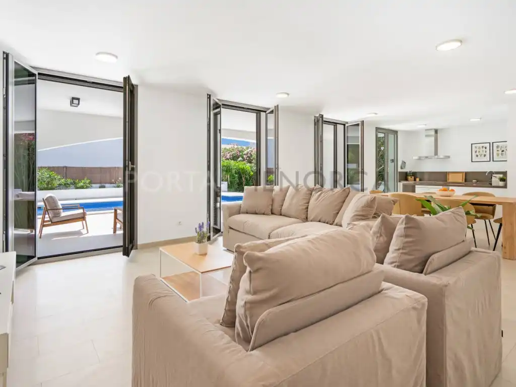 Sala d'estar de Casa o xalet en venda en Es Mercadal amb Jardí privat, Terrassa i Piscina
