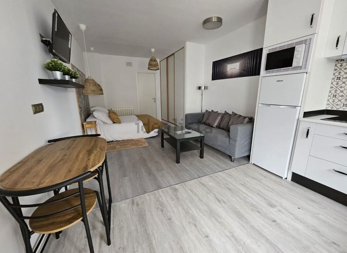 Living room of Study to rent in Salamanca Capital  with Heating, Furnished and Oven