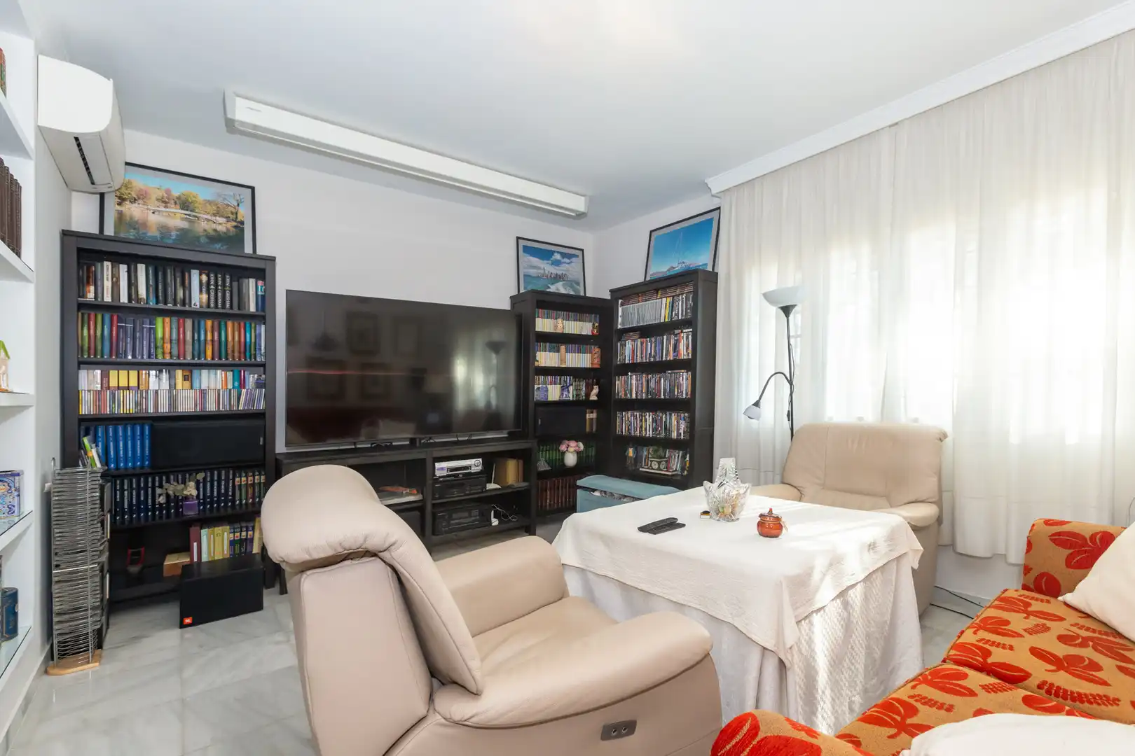 Living room of Houses for sale in Málaga  with Air Conditioner, Private garden and Terrace