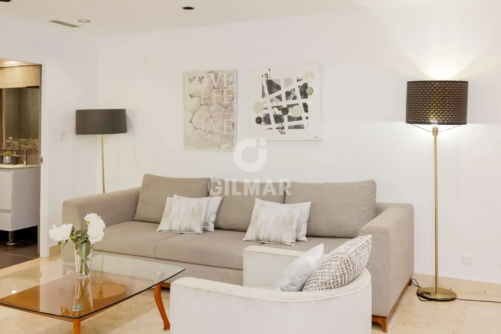 Sala d'estar de Apartament en venda en Marbella amb Calefacció, Jardí privat i Piscina
