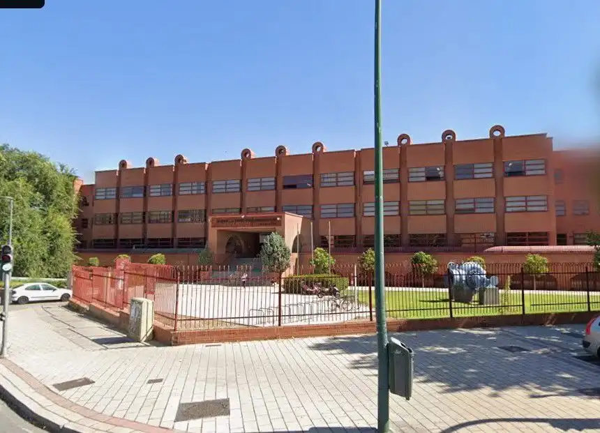 Vista exterior de Pis en venda en Valladolid amb Calefacció, Parquet i Traster