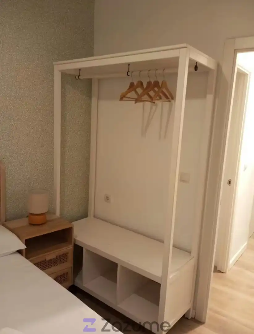 Dormitori de Pis de lloguer en Sevilla amb Aire condicionat, Parquet i Moblat