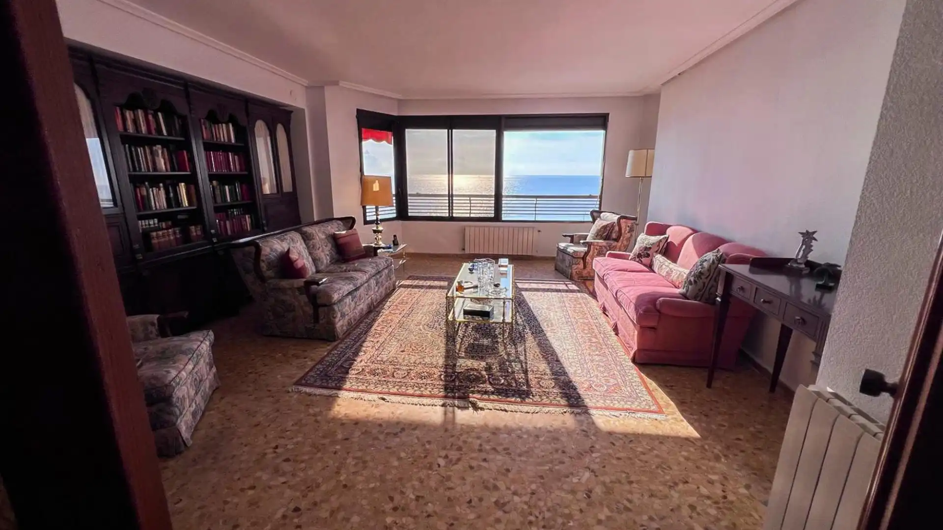Sala de estar de Apartamento en venta en Alicante / Alacant con Calefacción y Amueblado
