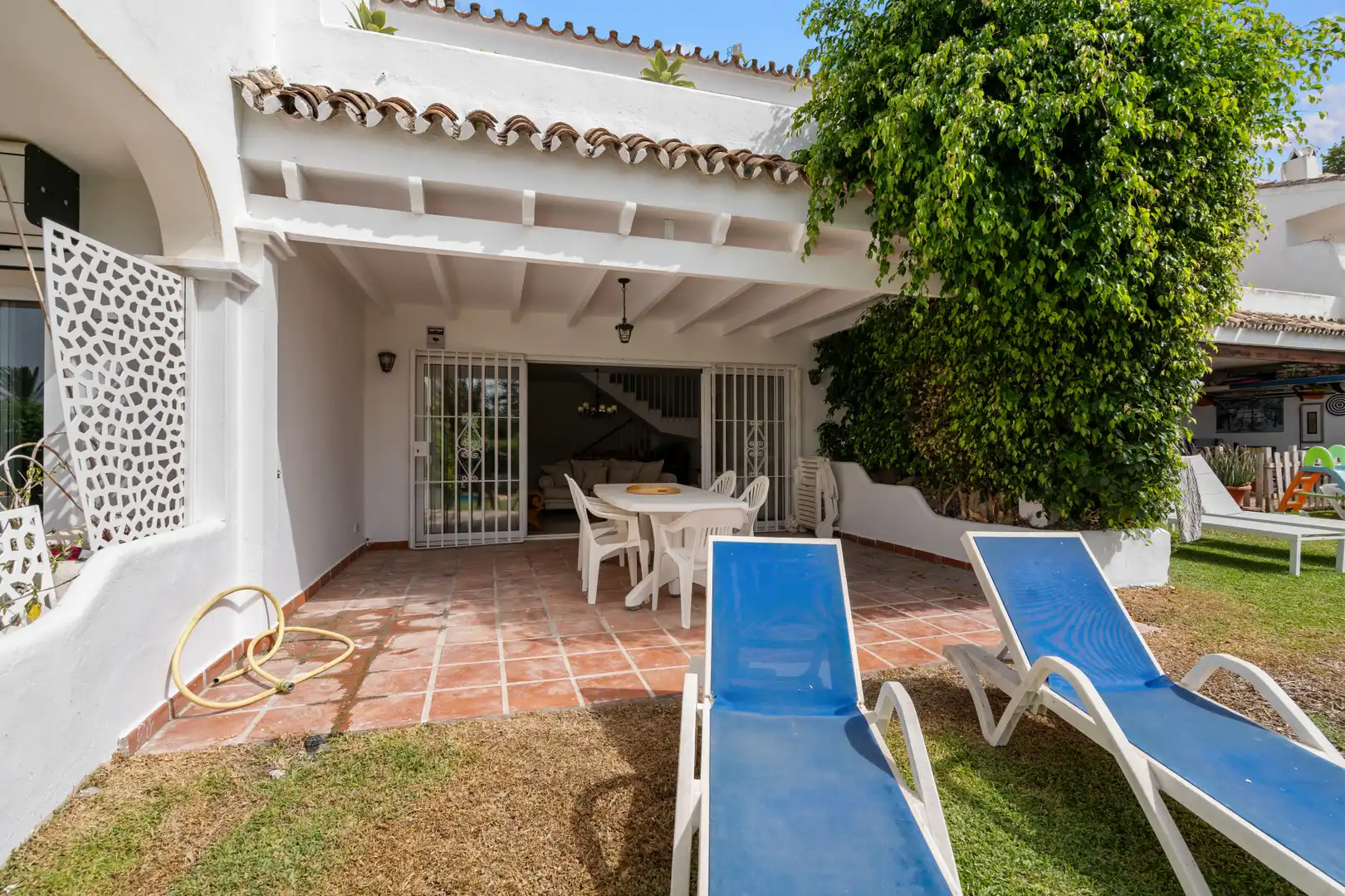 Jardín de Casa adosada en venta en Marbella con Aire acondicionado, Terraza y Piscina