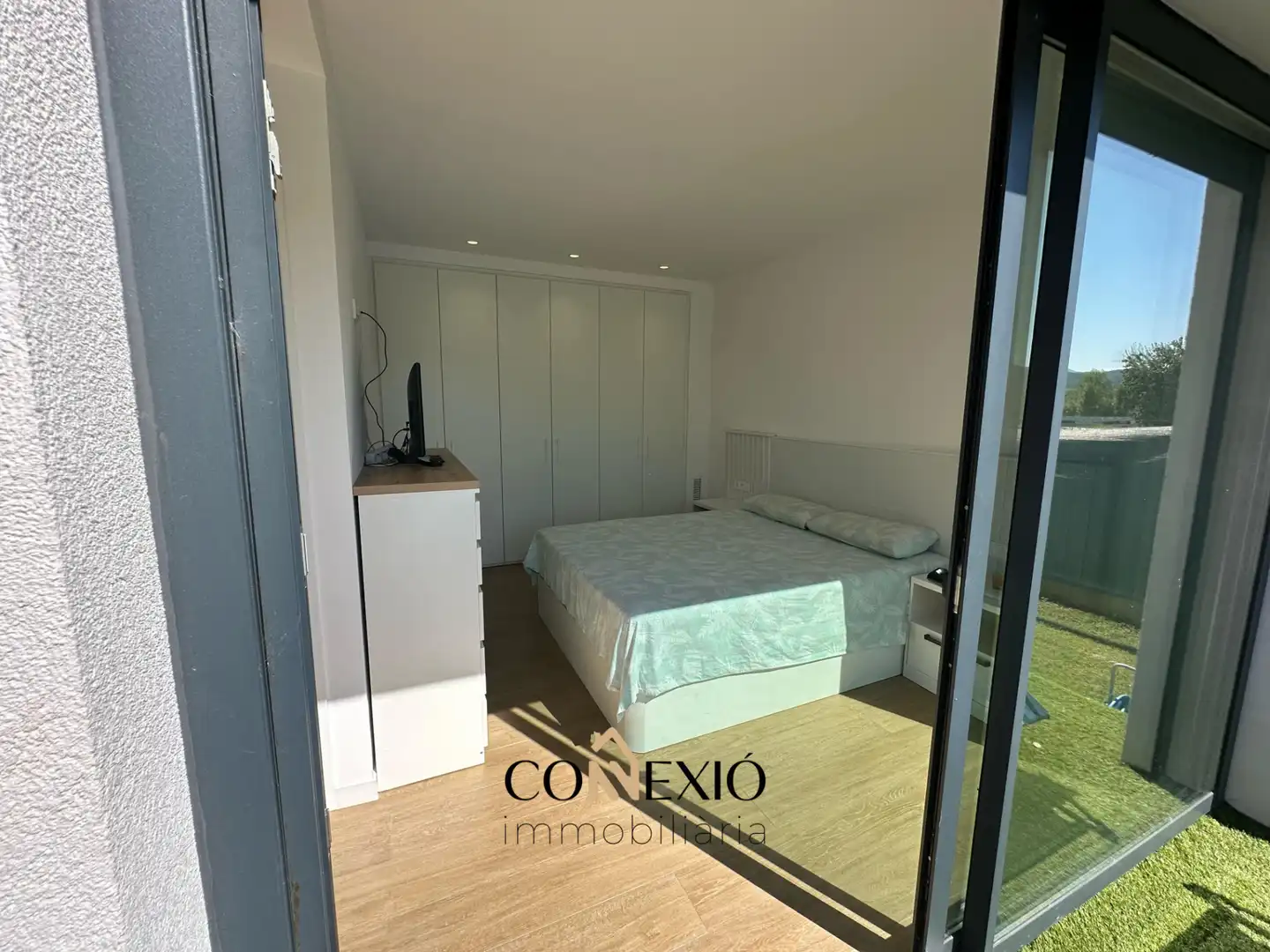 Habitación de Casa o chalet en venta en Medinyà con Aire acondicionado, Calefacción y Jardín privado