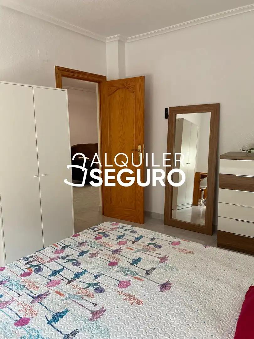 Habitación de Piso de alquiler en Murcia con Aire acondicionado y Amueblado
