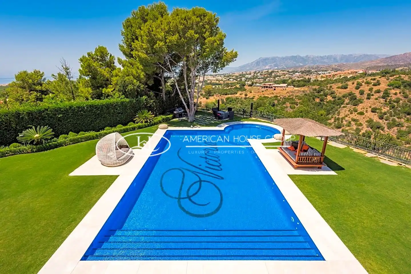 Casa amb piscina en venda a Urb. Hacienda las Chapas, imagen 2