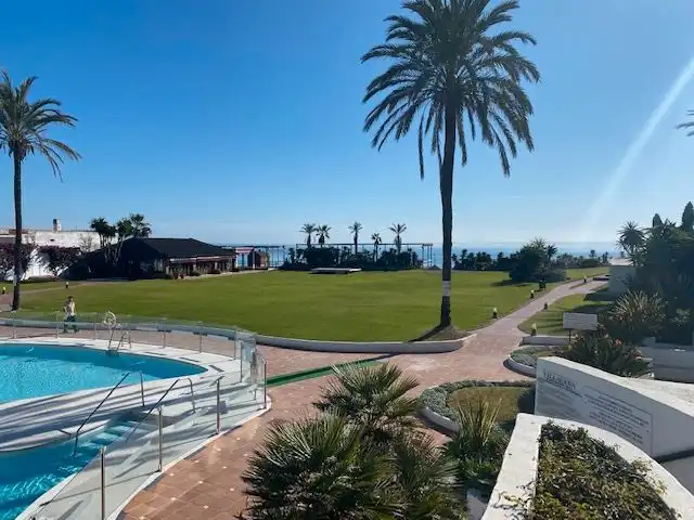 Jardín de Casa adosada de alquiler en Estepona con Aire acondicionado, Calefacción y Terraza