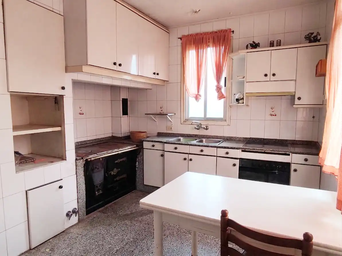 Cocina de Casa o chalet en venta en Carral con Jardín privado y Terraza