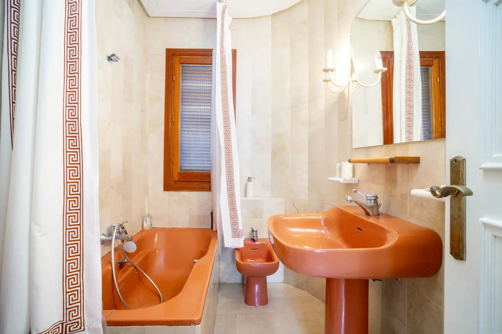 Baño de Planta baja en venta en Marbella con Aire acondicionado, Terraza y Piscina