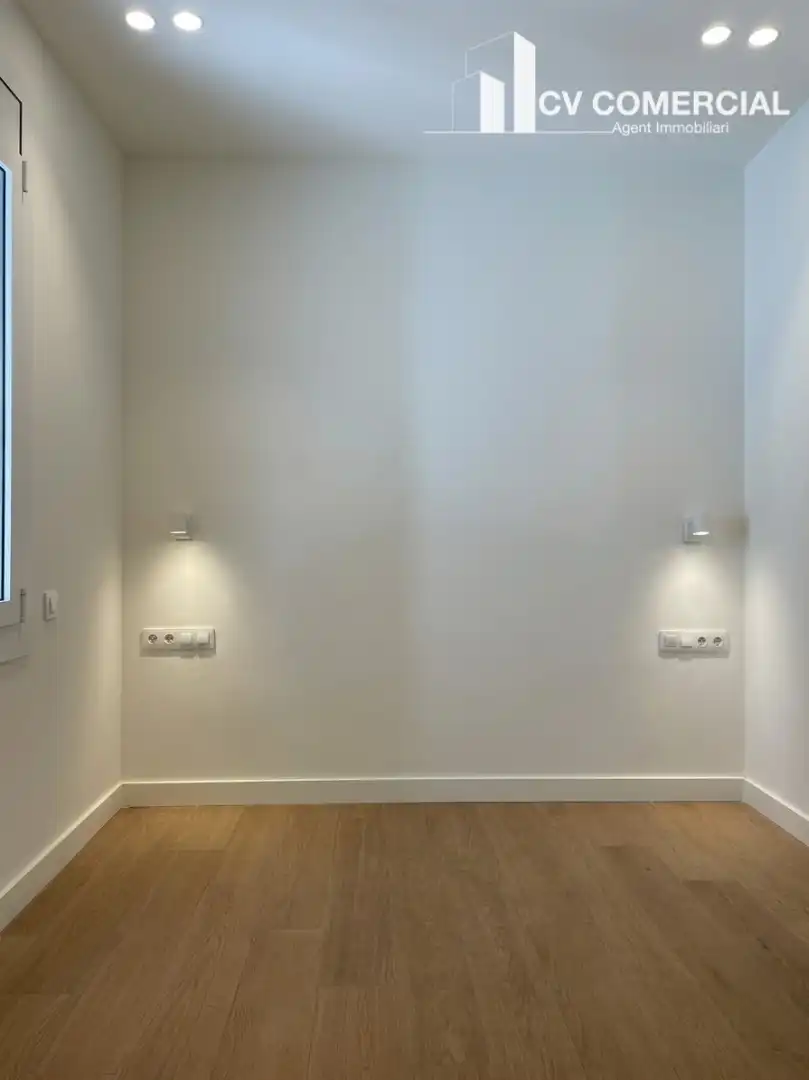 Flat for sale in Barcelona  with Air Conditioner, Heating and Parquet flooring