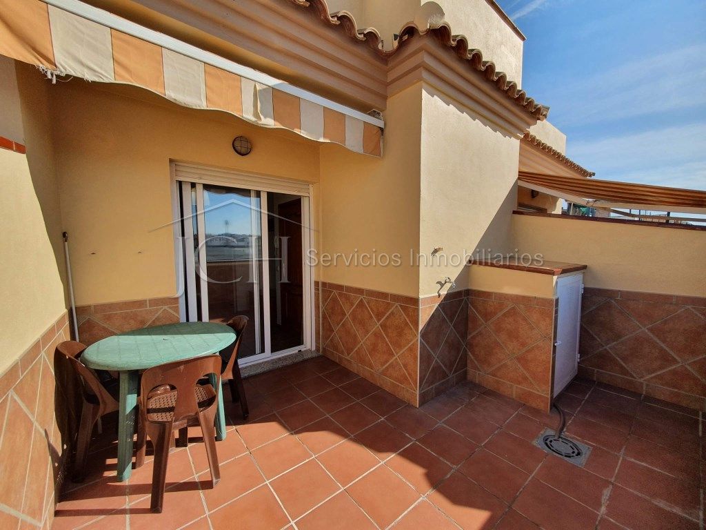 Attic to rent in Las Flores